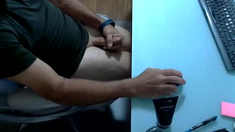 Snapshot of straight51guy chatting on 10-27-25, 10:52 straight51guy online show from 10-27-25, 10:52