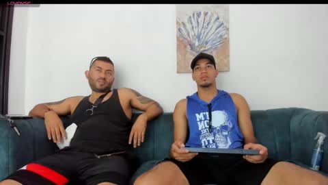 Snapshot of straight__friends chatting on 10-21-25, 02:29 straight__friends online show from 10-21-25, 02:29