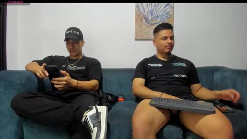 Snapshot of straight__friends chatting on 11-10-25, 02:16 straight__friends online show from 11-10-25, 02:16