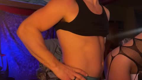 Snapshot of straightishd chatting on 11-09-25, 10:35 Cowboy Zuhly online show from 11-09-25, 10:35