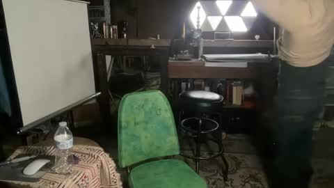 Cowboy Zuhly online show from 04-19-26, 08:02