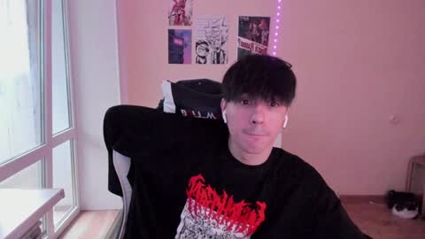 Snapshot of stralght_twinks chatting on 12-10-24, 08:30 Ray online show from 12-10-24, 08:30