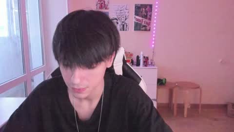 Snapshot of stralght_twinks chatting on 12-16-24, 12:49 Ray online show from 12-16-24, 12:49