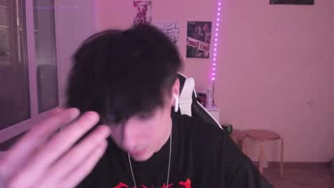 Snapshot of stralght_twinks chatting on 12-21-24, 05:29 Ray online show from 12-21-24, 05:29