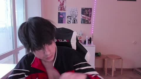 Snapshot of stralght_twinks chatting on 01-03-25, 09:36 Ray online show from 01-03-25, 09:36