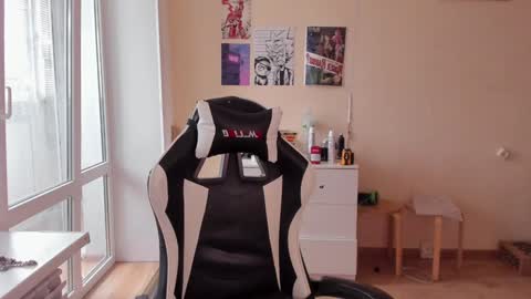 Snapshot of stralght_twinks chatting on 01-14-25, 08:41 Ray online show from 01-14-25, 08:41