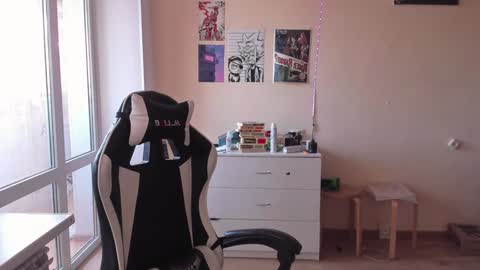 Snapshot of stralght_twinks chatting on 01-20-25, 11:13 Ray online show from 01-20-25, 11:13