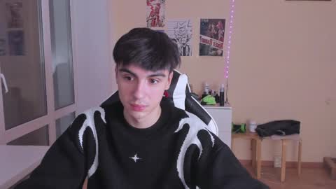 Snapshot of stralght_twinks chatting on 01-24-25, 02:51 Ray online show from 01-24-25, 02:51