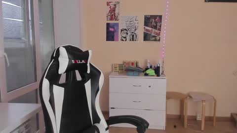 Snapshot of stralght_twinks chatting on 01-25-25, 12:16 Ray online show from 01-25-25, 12:16