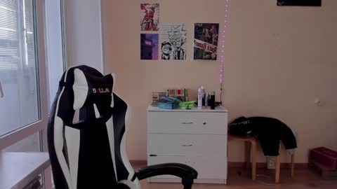 Snapshot of stralght_twinks chatting on 02-03-25, 01:19 Ray online show from 02-03-25, 01:19