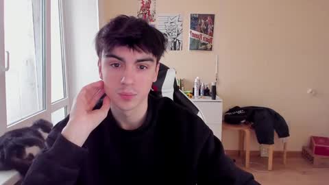 Snapshot of stralght_twinks chatting on 02-05-25, 12:49 Ray online show from 02-05-25, 12:49