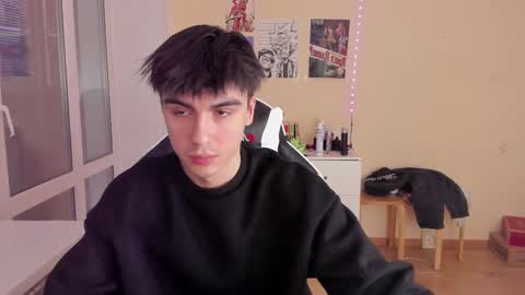 Snapshot of stralght_twinks chatting on 02-06-25, 02:48 Ray online show from 02-06-25, 02:48