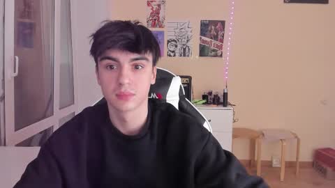 Snapshot of stralght_twinks chatting on 02-12-25, 05:05 Ray online show from 02-12-25, 05:05