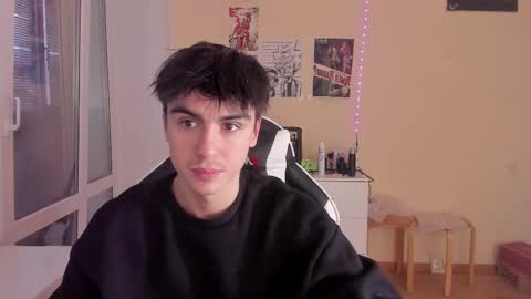 Snapshot of stralght_twinks chatting on 02-16-25, 03:05 Ray online show from 02-16-25, 03:05