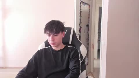 Snapshot of stralght_twinks chatting on 09-09-25, 11:10 Ray online show from 09-09-25, 11:10