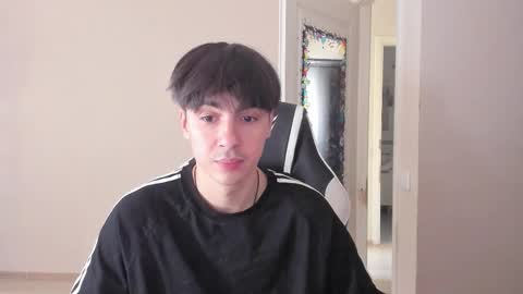 Snapshot of stralght_twinks chatting on 09-10-25, 10:48 Ray online show from 09-10-25, 10:48