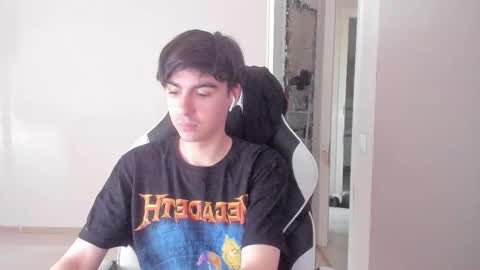 Snapshot of stralght_twinks chatting on 09-29-25, 05:56 Ray online show from 09-29-25, 05:56