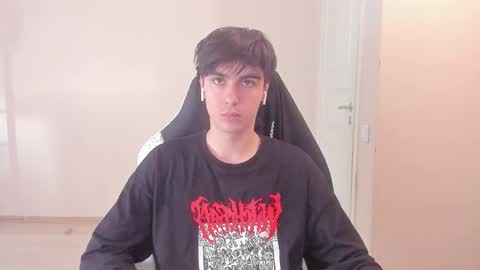 Snapshot of stralght_twinks chatting on 09-30-25, 06:51 Ray online show from 09-30-25, 06:51