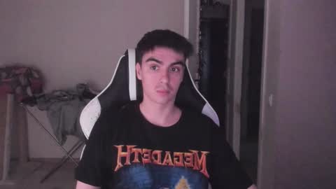 Snapshot of stralght_twinks chatting on 10-28-25, 01:36 Ray online show from 10-28-25, 01:36