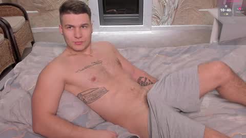 Snapshot of stranggee chatting on 01-18-25, 04:42 Artem online show from 01-18-25, 04:42