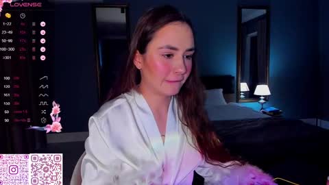 Snapshot of straw_juice chatting on 01-23-25, 06:17 Laura online show from 01-23-25, 06:17