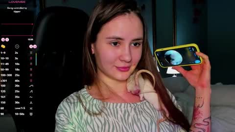 Snapshot of straw_juice chatting on 02-16-25, 07:48 Laura online show from 02-16-25, 07:48