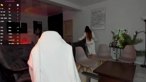 Snapshot of straw_juice chatting on 11-14-25, 02:32 Laura online show from 11-14-25, 02:32