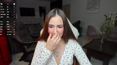 Snapshot of straw_juice chatting on 11-15-25, 12:41 Laura online show from 11-15-25, 12:41