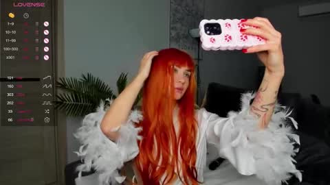 Snapshot of straw_juice chatting on 11-26-25, 04:24 Laura online show from 11-26-25, 04:24