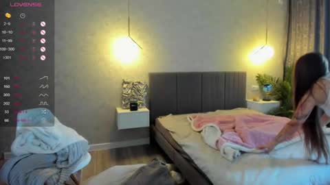 Laura online show from 07-24-26, 06:00