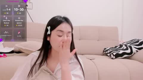 strawberry_loveee online show from 11-02-25, 04:42