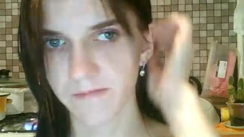 Strawberry Storm online show from 10-22-25, 08:08