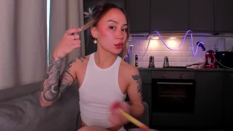 Snapshot of strawberrypie99 chatting on 11-14-25, 12:04 Tati and Lola online show from 11-14-25, 12:04