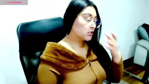 strawlux online show from 05-15-26, 12:45
