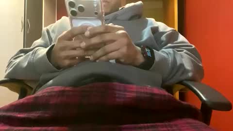 Snapshot of strikemen20 chatting on 11-21-25, 05:33 juan online show from 11-21-25, 05:33