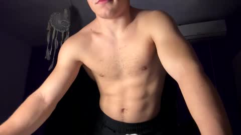 Snapshot of strong_baby chatting on 10-10-25, 08:41 Strong Baby online show from 10-10-25, 08:41