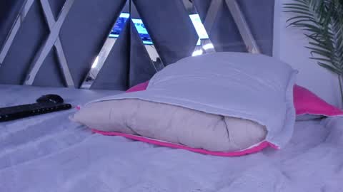 Alexa   online show from 12-20-24, 02:27