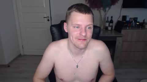 Snapshot of strong_guy_xxx chatting on 11-01-25, 07:43 strong_guy_xxx online show from 11-01-25, 07:43