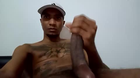 Snapshot of stronganddelicious chatting on 11-17-25, 06:19 stronganddelicious online show from 11-17-25, 06:19