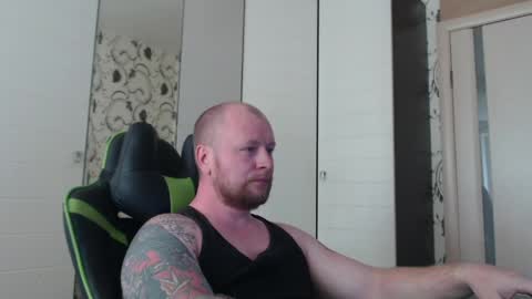 Snapshot of strongass18 chatting on 06-01-26, 11:56 Alex online show from 06-01-26, 11:56