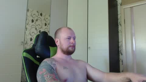 Snapshot of strongass18 chatting on 06-04-26, 06:41 Alex online show from 06-04-26, 06:41