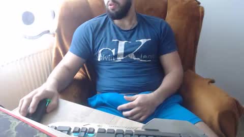 Snapshot of strongcoffee10 chatting on 11-11-25, 09:42 StrongCoffee online show from 11-11-25, 09:42