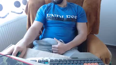 Snapshot of strongcoffee10 chatting on 11-19-25, 08:47 StrongCoffee online show from 11-19-25, 08:47