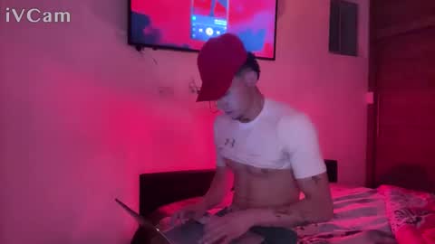 stronghardlatino online show from 09-29-25, 02:06