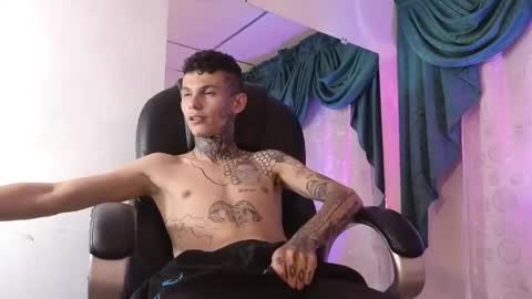 stuart_boy_ online show from 12-11-24, 08:47