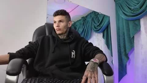 stuart_boy_ online show from 12-20-24, 08:49