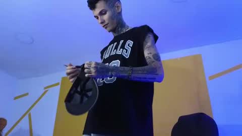 stuart_boy_ online show from 01-05-25, 04:47