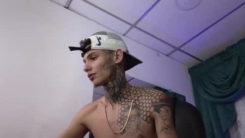 stuart_boy_ online show from 01-06-25, 06:14