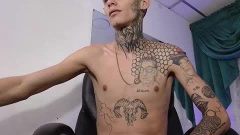 stuart_boy_ online show from 01-07-25, 07:42