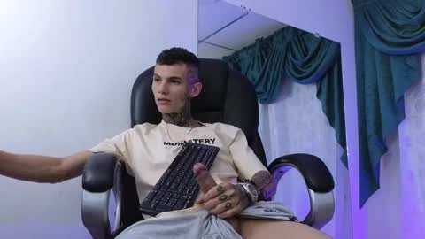 stuart_boy_ online show from 01-11-25, 06:35